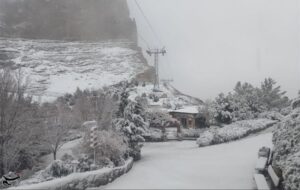 آماده‌باش کلیه دستگاه‌های امدادی و خدمات‌رسان در اصفهان/کاهش دمای 12 درجه‌ای