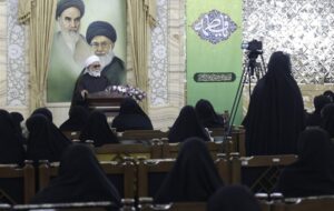 آیت‌الله مروی: نبض فرهنگی، تربیتی و اثرگذاری جامعه در دستان زنان است