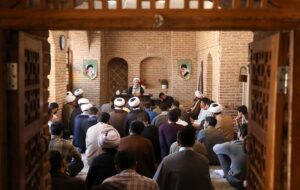 آیت‌الله مظفری: نگاه مردم به علماست/بصیرت فقط اطلاعات نیست