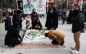 آیین بدرقه کاروان «سرباز وطن» در جوار شهدا برگزار شد