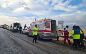 انتقال هوایی 5 مصدوم واژگونی اتوبوس یاسوج ـ سمیرم به اصفهان/ راننده اتوبوس نجات یافت