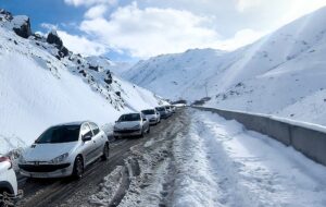 بارش برف و لغزندگی اکثر محورهای چهارمحال و بختیاری