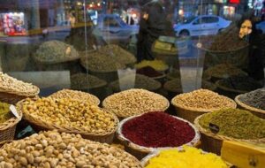 بازار شب یلدا در بیرجند/ امسال شب چله ‌رنگ‌وبوی اقتصادی دارد‌!