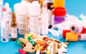 بحران دارویی یزد/ داروخانه‌ها در آستانه ورشکستگی و بیماران در انتظار دارو