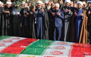 تشییع باشکوه پیکر شهدای گمنام در بجنورد/ بدرقه‌ پرشور 8 فرزند فداکار ایران+عکس