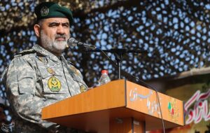 دریادار ایرانی: ایمان و وحدت مردم ستون اصلی اقتدار ایران است