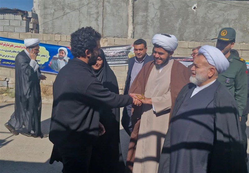 دیدار مشاور استاندار آذربایجان غربی با خانواده شهید علیرضا ولیزاده دیدار مشاور استاندار آذربایجان غربی با خانواده شهید علیرضا ولیزاده