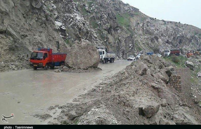 روستاهای لرستان در محاصره برف/ از سیل تا ریزش کوه/ خاطره تلخ سیل 98 دوباره زنده شد