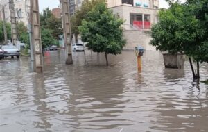 سامانه بارشی در کرمانشاه اوج گرفت/ آماده‌باش کامل دستگاه‌های امدادی و خدماتی