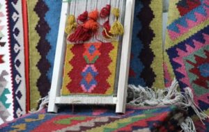 سایه کم‌توجهی بر گنج پنهان خراسان شمالی/ اینجا برای صنایع دستی ارزشی قائل نیستند!