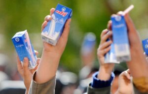 شیرِ وعده داده‌شده، غایبِ همیشگی؛ طرحی ملی که در مدارس کردستان اجرا نشد