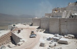 صنعت سنگ ایران در آستانه فروپاشی/ ‌‌چراغ معادن را دولت خاموش کرد/ صادرات سنگ ‌بی‌جان شد‌!