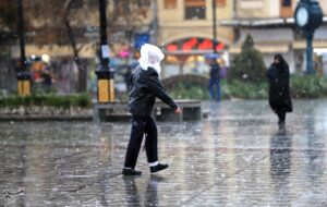 موج دوم سامانه بارشی در لرستان/ احتمال کولاک و لغزندگی