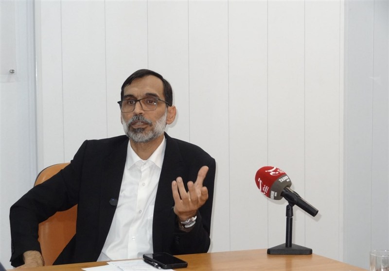 میزگرد| آیا آموزش مجازی ماهیت نقش معلم را تغییر داده است؟/مشکل فقط گوشی و اینترنت نیست