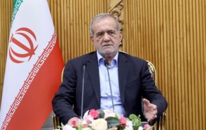 تجلیل رئیس جمهور از خدمات علمی و فرهنگی استاد مهدوی‌راد