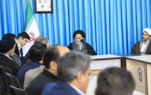 دانشگاه‌ها باید علم و ایمان را توأمان به خدمت جامعه درآورند