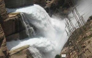 سد «تنگ‌حمام» در کرمانشاه سرریز شد