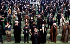 پرداخت یارانه مشکل اقتصادی کشور را حل نمی‌کند