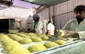 کم‌فروشی نان در سنندج مهار نشد!