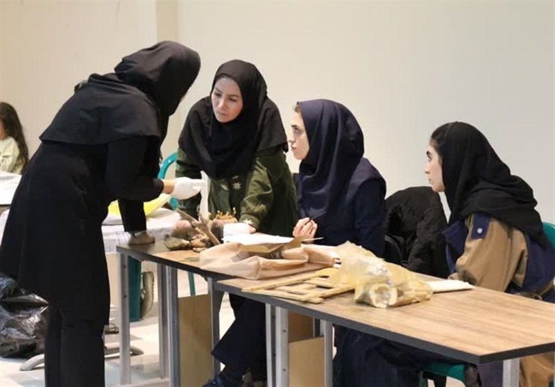 آغاز جشنواره هنرهای تجسمی با محوریت آب و هنر در اردبیل اخبار استان اردبیل , هنرهای تجسمی , سفالگری ,