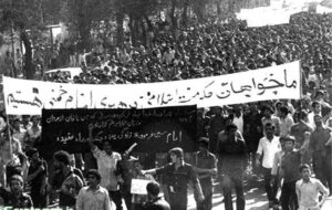 از پستوی خانه تا سنگر خیابان؛ روایت زنانه انقلاب 57