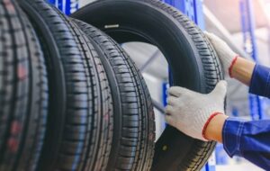 افزایش 30 درصدی قیمت روغن موتور و لاستیک خودرو در کرمانشاه