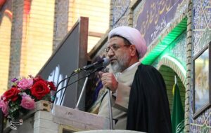 امام جمعه کرمان: ولایت فقیه کشور را از سختی‌ها عبور می‌دهد