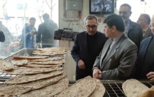 ‌انتقاد استاندار مازندران از قیمت‌های چندگانه و ‌صف‌های طولانی نان‌