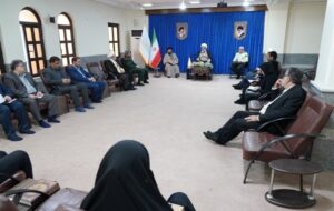 انتقاد امام جمعه بوشهر از بروکراسی‌های فرسایشی اداری