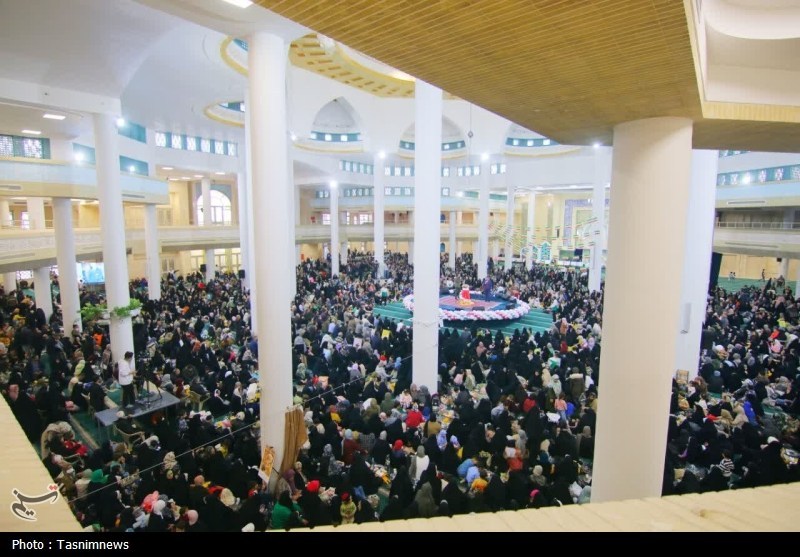 باران، قرآن و نرگس؛ نیمه‌شعبانِ متفاوت در مصلای زنجان