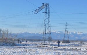 برف سنگین به تأسیسات برق گیلان خسارت زد/ برق استان پایدار شد