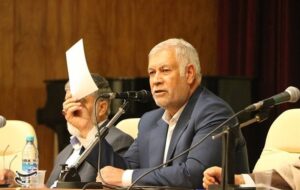 تأکید نماینده کرمان بر پایان موازی‌کاری و تمرکز دولت بر معیشت و اقتصاد