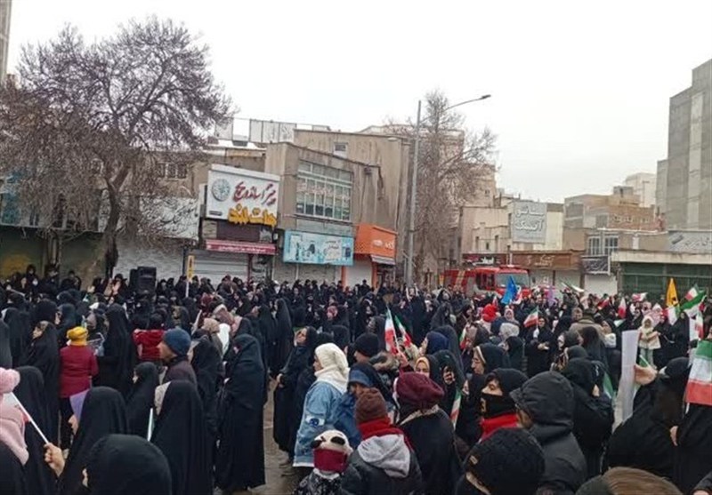 جشن باشکوه حضور در سوز و سرمای اردبیل اخبار استان اردبیل , دهه فجر انقلاب اسلامی , راهپیمایی22بهمن ,