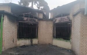 حمله آشوبگران به قلب فرهنگی نیشابور؛ 17 هزار کتاب در آتش سوخت!