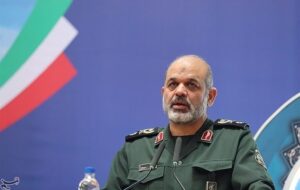 سردار وحیدی: دشمنان بارها و بارها محاسبات خود را مرور کنند