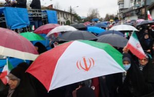طنین «ایران مقتدر؛ ملت پیروز» در خیابان‌های گیلان با باران الهی