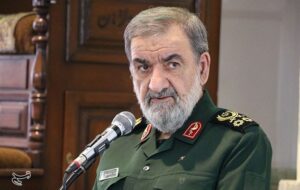 محسن رضایی خطاب به ترامپ: جنگ آغاز شود آتش‌بسی در کار نیست