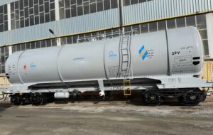 نخستین واگن حمل بنزین ساخت ایران در اراک رونمایی شد+عکس