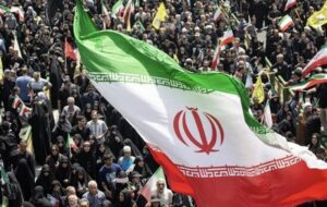 نغمه‌های انقلاب در آسمان کویر؛حماسه مردمی22بهمن در استان سمنان آغاز شد