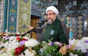 نماز جمعه پاسداری؛ قدردانی رزمندگان لشکر 31 عاشورا از امام‌ جمعه تبریز