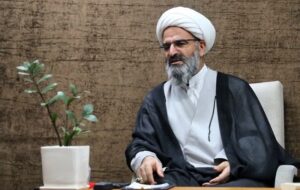 نگاه فراگیر شرط حل معضلات است