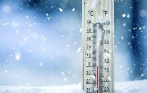 وزش باد شدید و کاهش محسوس دما در همدان/ هشدار زرد هواشناسی صادر شد