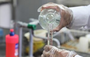 پایش دقیق بیماری‌های آبزیان در مرکز ملی میگو استان بوشهر