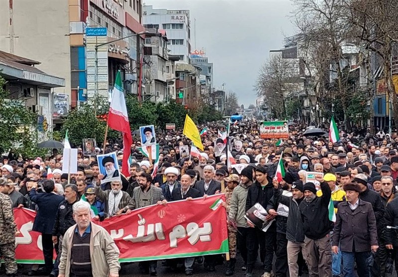 گیلان یکپارچه در 22 بهمن؛ سرمای استخوانسوز تسلیمِ اراده آتشین مردم گیلان یکپارچه در 22 بهمن؛ سرمای استخوانسوز تسلیمِ اراده آتشین مردم