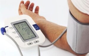 یادداشت| چرا زنان بیشتر دچار فشار خون می‌شوند؟