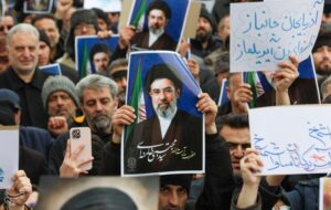 2520 نفر از علمای اهل سنت هرمزگان با رهبر معظم انقلاب بیعت کردند