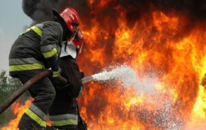 آتش‌سوزی در انبار سورتینگ مرکبات ساری/ تکذیب شایعات خرابکاری