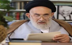 آیت‌الله دستغیب: با همدلی از نظام اسلامی محافظت کنیم