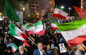 اجتماع شبانه بیست و پنجمین شب بوشهری‌ها در میدان امام