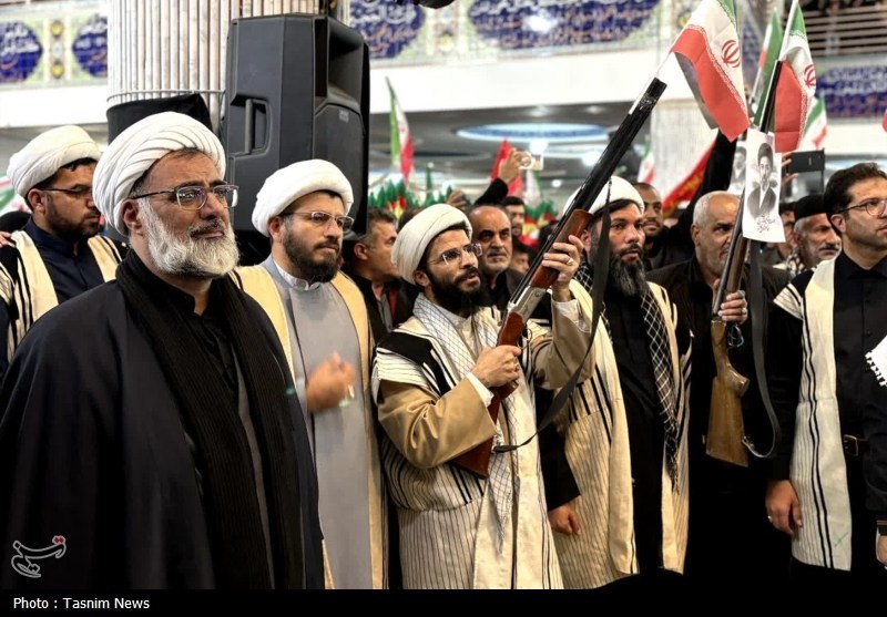 اجتماع عظیم بختیاریهای برنو به دست در بیعت با رهبر انقلاب + تصاویر اخبار استان چهارمحال و بختیاری , اخبار لردگان , شهید امام خامنه ای (ره) ,